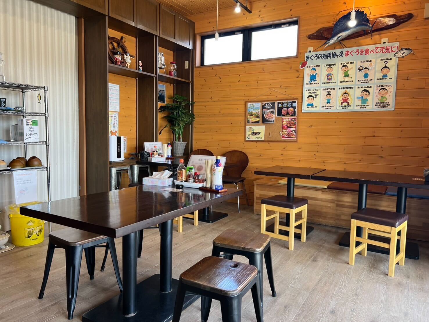 たばご屋 店内 - 落ち着いた雰囲気